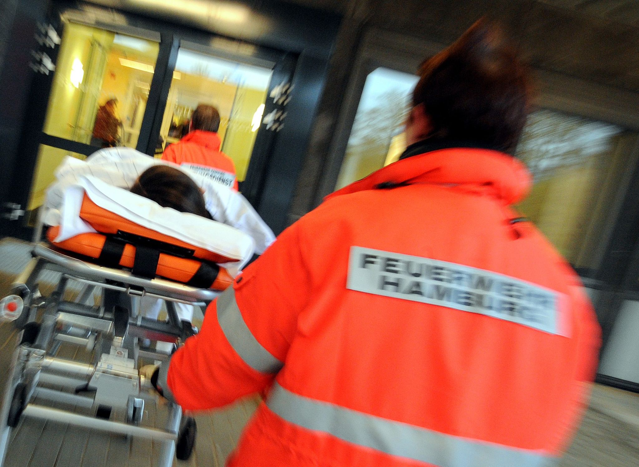 Nach der Entspannung der Corona-Lage in den Krankenhäusern werden nach Angaben eines Experten am Hamburger Universitätsklinikum Eppendorf (UKE) wieder mehr Schlaganfallpatienten behandelt.