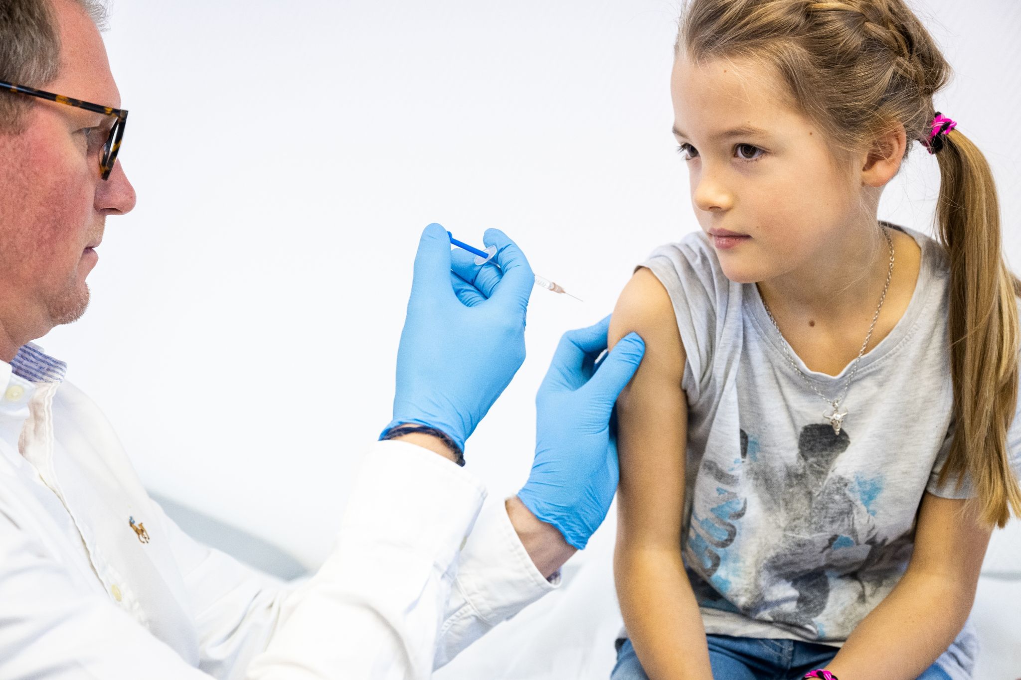Eine Impfung kann verhindern, dass eine Grippe schwer verläuft. Kinder mit bestimmten Erkrankungen profitieren darum von dem Piks.