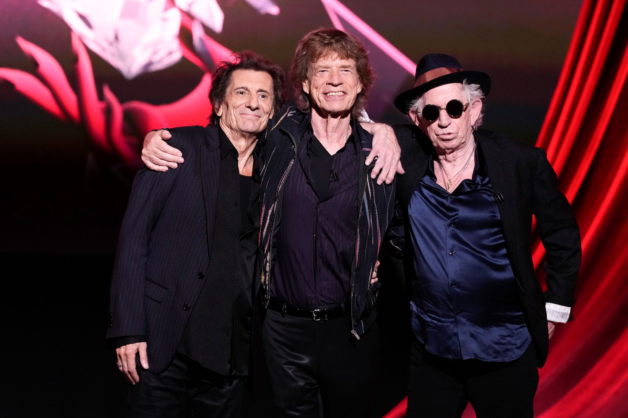 Ronnie Wood (l-r), Mick Jagger und Keith Richards von den Rolling Stones während einer Pressekonferenz zur Veröffentlichung ihres  neuen Albums «Hackney Diamonds».