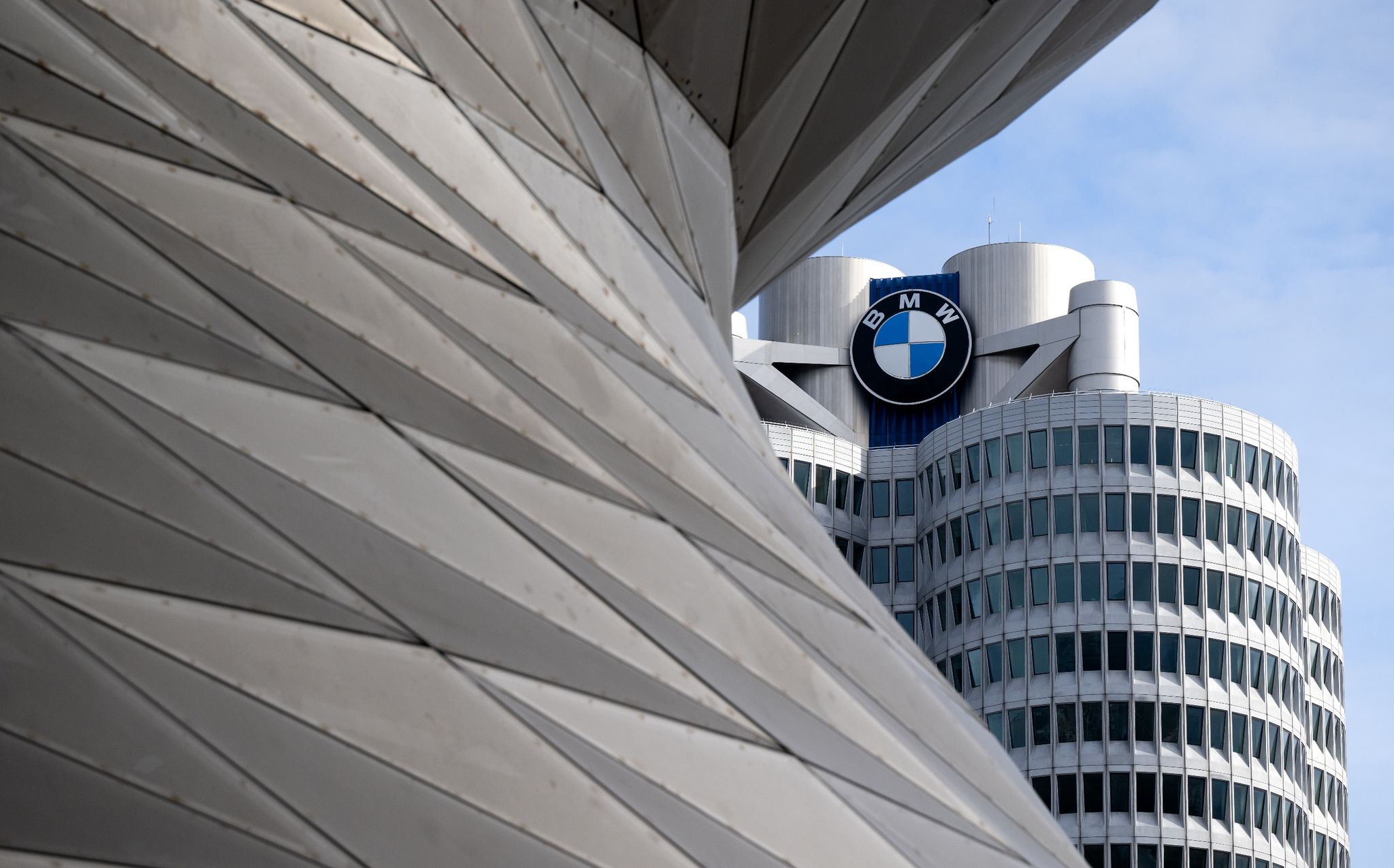 Die BMW-Firmenzentrale in München: Das Unternehmen hat neue Quartalszahlen vorgelegt.