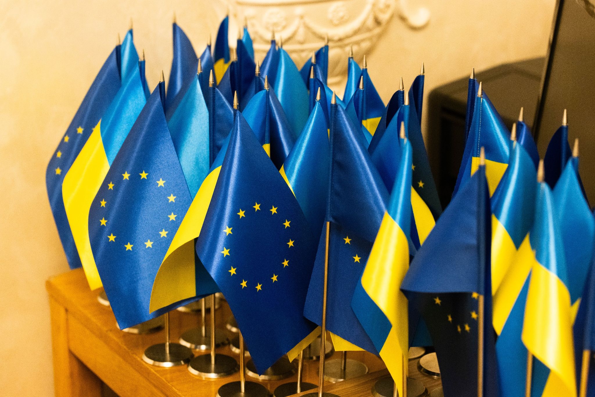 Die EU-Kommission legt einen Bericht über die jüngsten Fortschritte der Ukraine auf ihrem Weg in die EU vor.