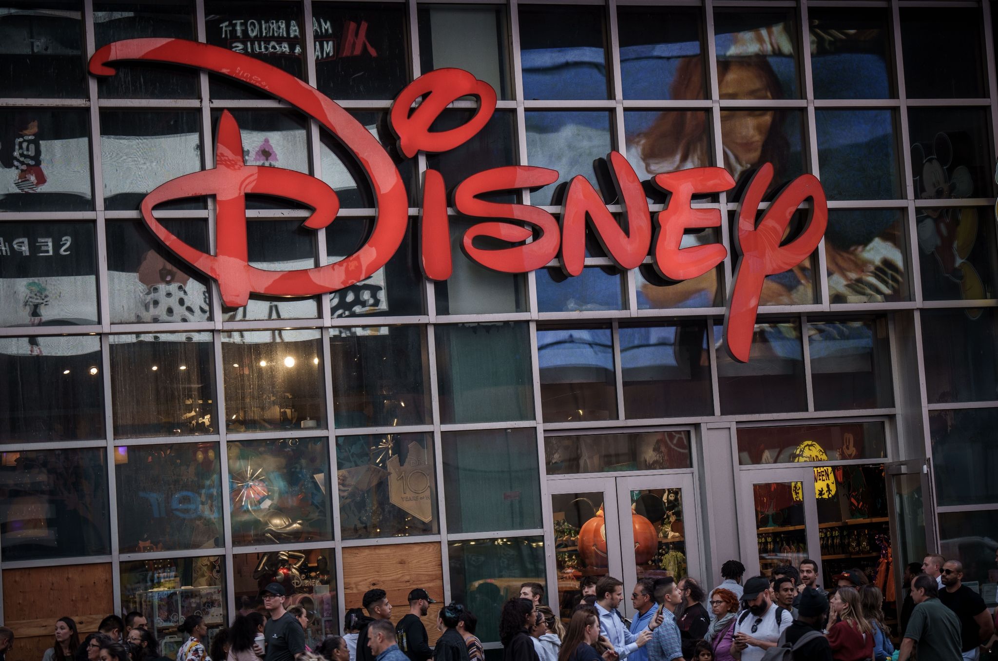 Das Logo von Disney, aufgenommen in Manhatten: Disneys viertes Geschäftsquartal endet.