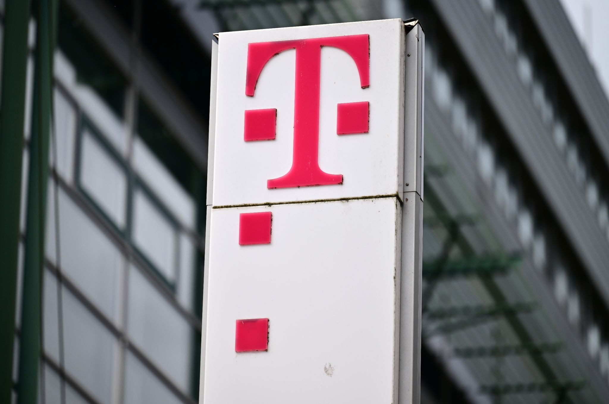 Das Logo der Deutschen Telekom AG: Das Unternehmen hat Zahlen für das dritte Quartal bekanntgegeben.