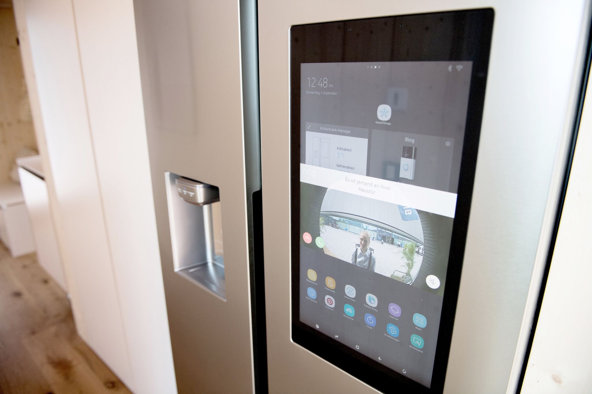 Die EU will vernetzte Geräte wie Kühlschränke besser vor Cyberangriffen schützen.