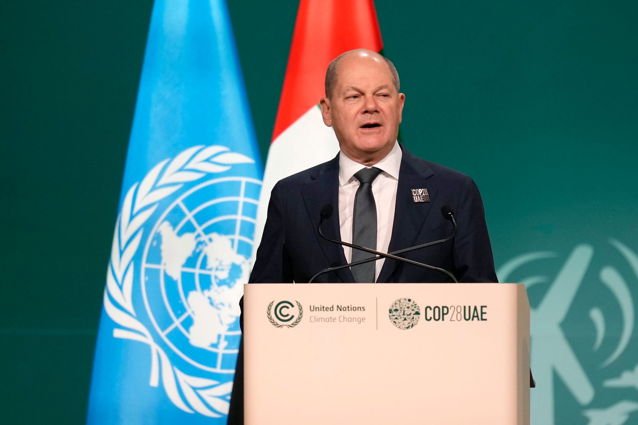 Der Klimawandel bleibe «die große, weltumspannende Herausforderung unserer Zeit», betonte Bundeskanzler Olaf Scholz auf der Weltklimakonferenz der Vereinten Nationen (COP28).