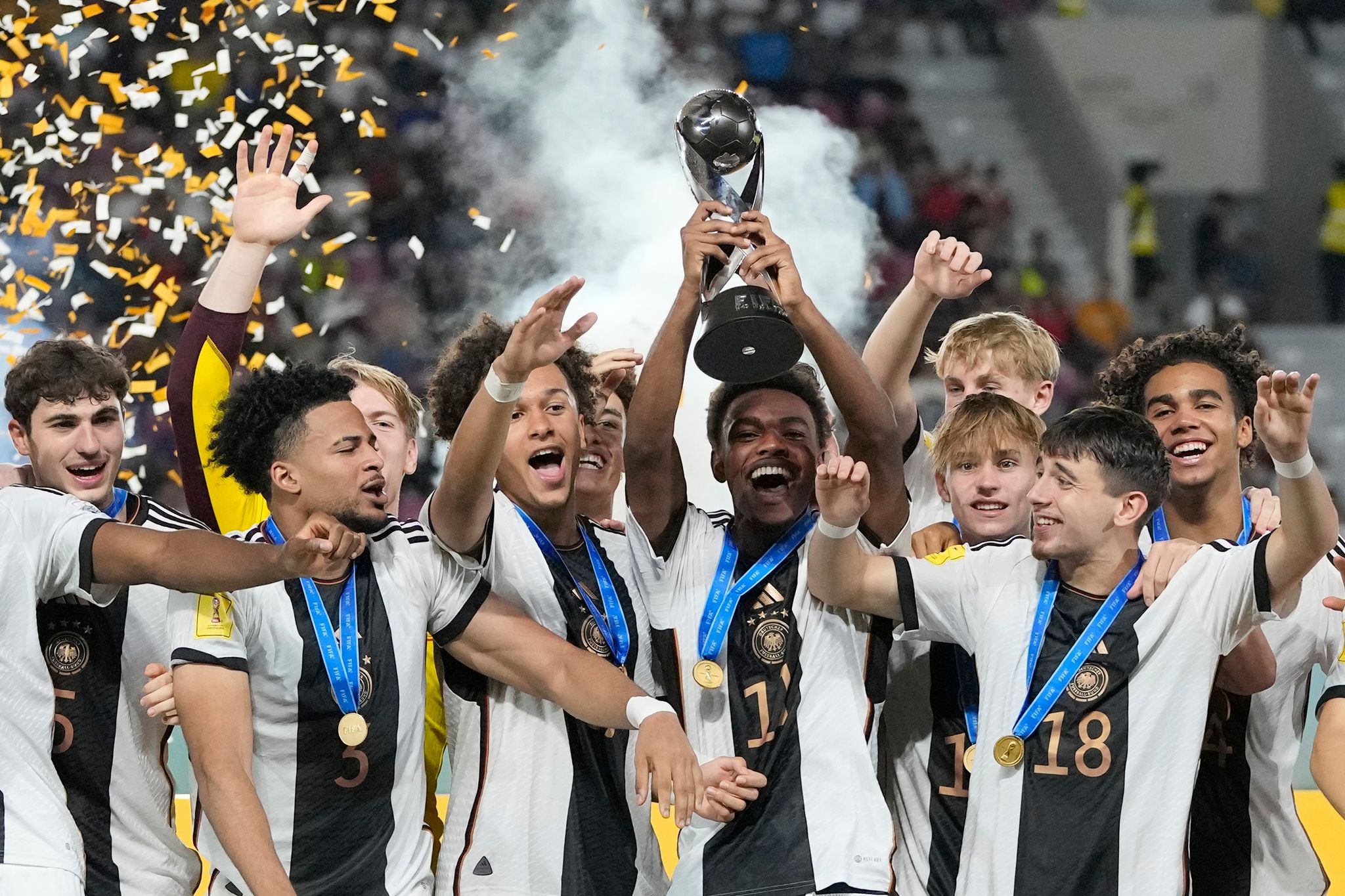 Nach dem Sieg bei der EM triumphierten die DFB-Junioren auch bei der WM.