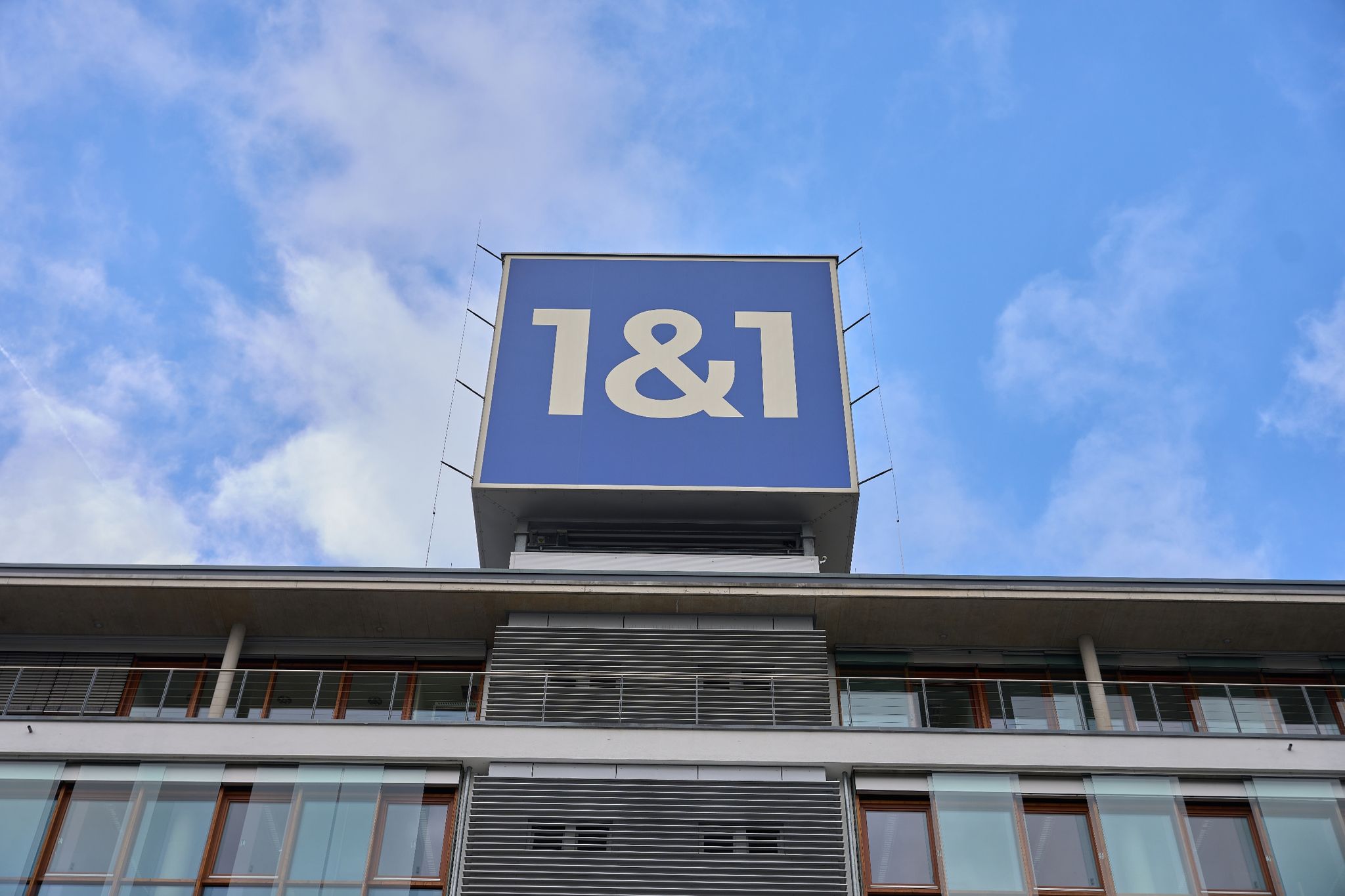 Der Telekommunikationskonzern 1&1 will heute seine mobilen Dienste offiziell starten.