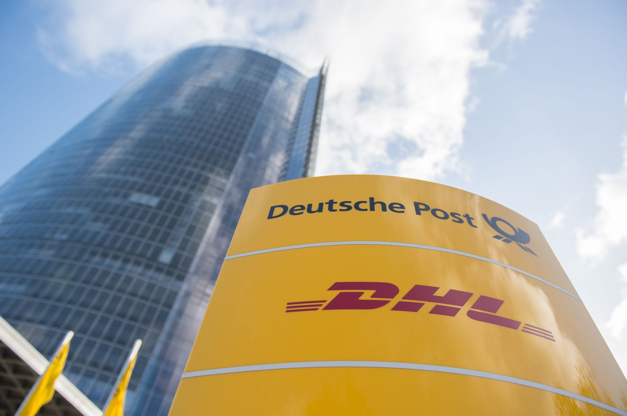 Der Post-Konzern DHL ist ein Weltkonzern, er macht nur noch 16 Prozent des Umsatzes mit seinem Stammgeschäft, der Sparte Post & Paket Deutschland.