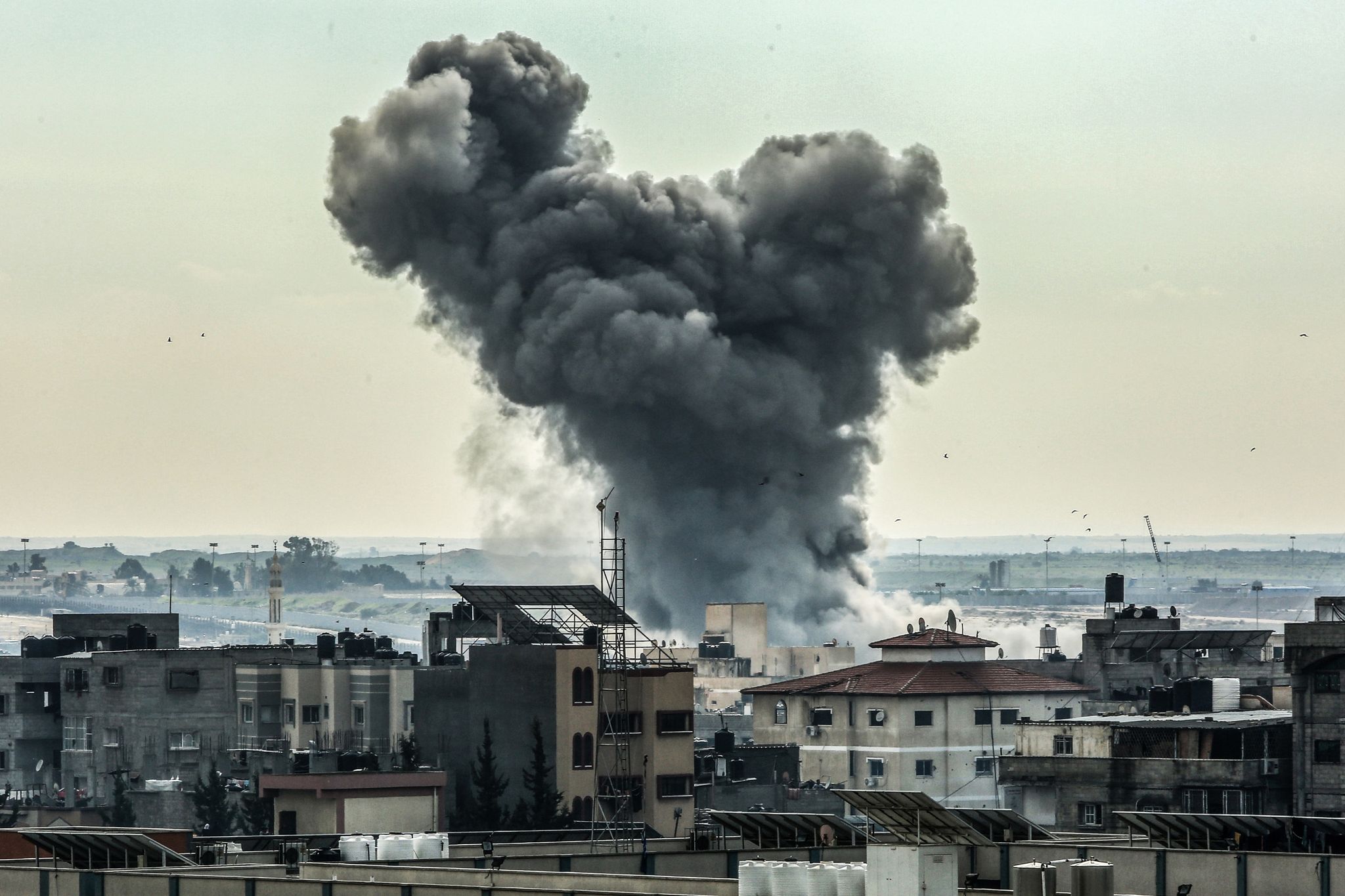 Rauch steigt nach einem israelischen Luftangriff über der Stadt Rafah auf. Kann Israel die Hamas eliminieren?