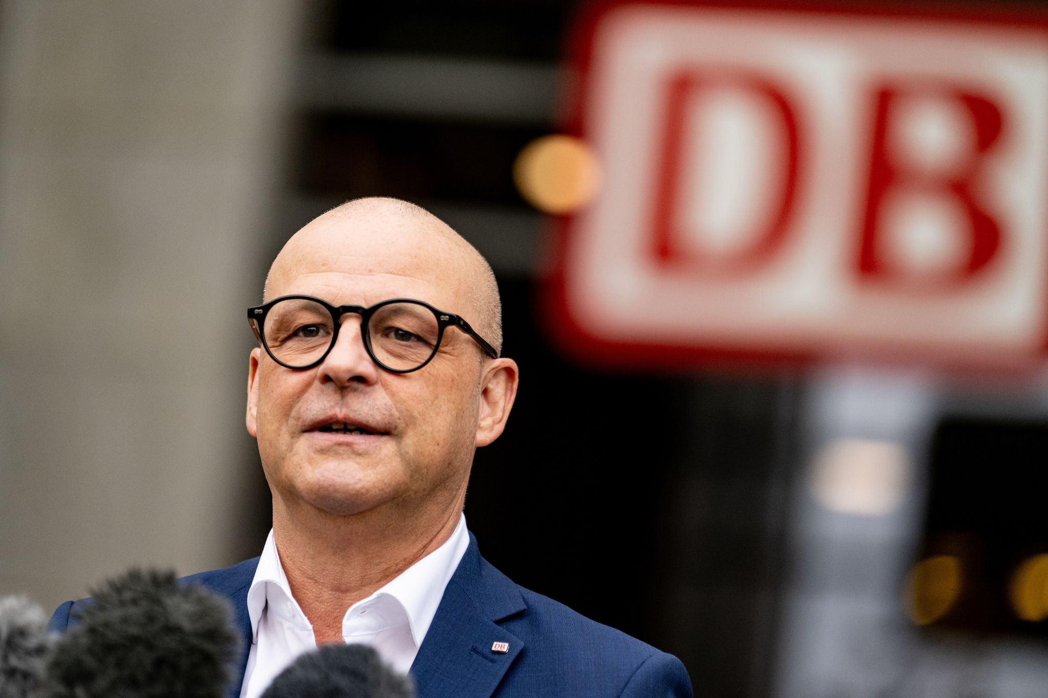 DB-Personalvorstand Martin Seiler äußert sich zu den Tarifverhandlungen zwischen der Deutschen Bahn und der Gewerkschaft Deutscher Lokomotivführer.