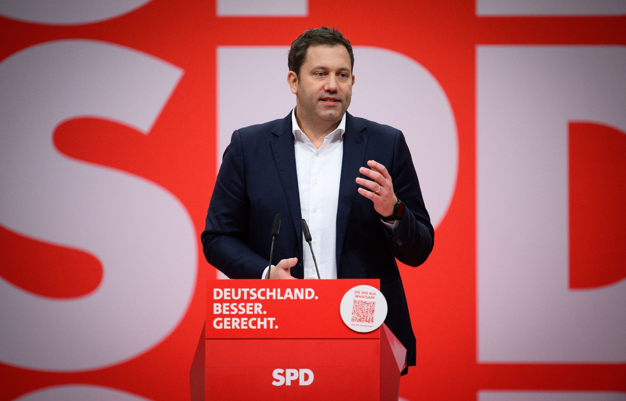 «Was ich richtig finde, ist, dass jeder junge Mensch einmal in seinem Leben mit der Frage konfrontiert wird, ob er oder sie einen Dienst für unser Land leisten möchte», sagt SPD-Chef Lars Klingbeil.