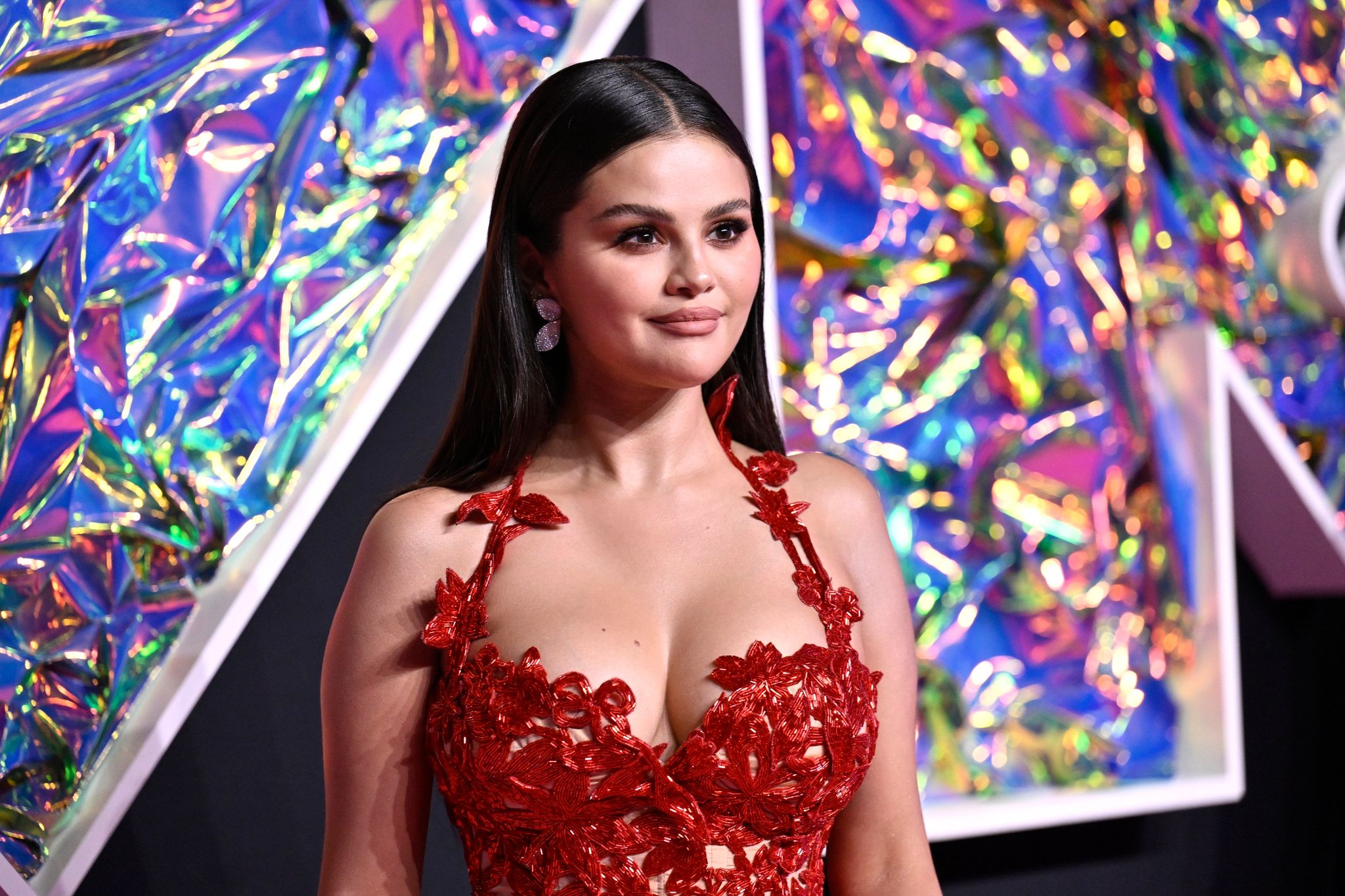 Die Schauspielerin und Sängerin Selena Gomez soll in einem geplanten Biopic die Rocksängerin Linda Ronstadt verkörpern.
