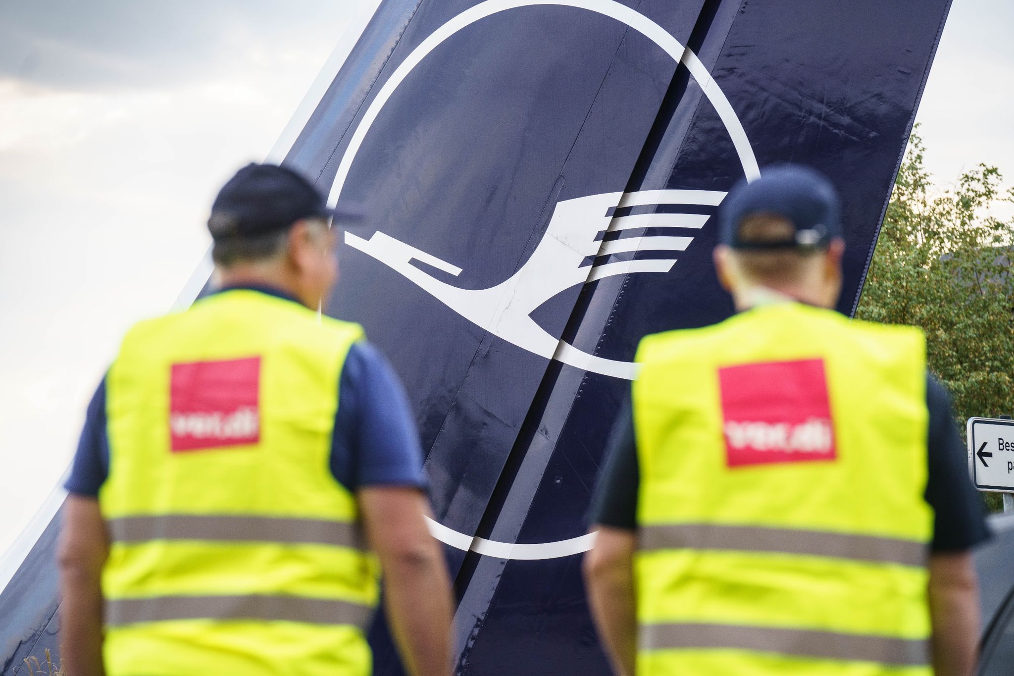 Im Lufthansa-Konzern steigt die Streik-Gefahr.