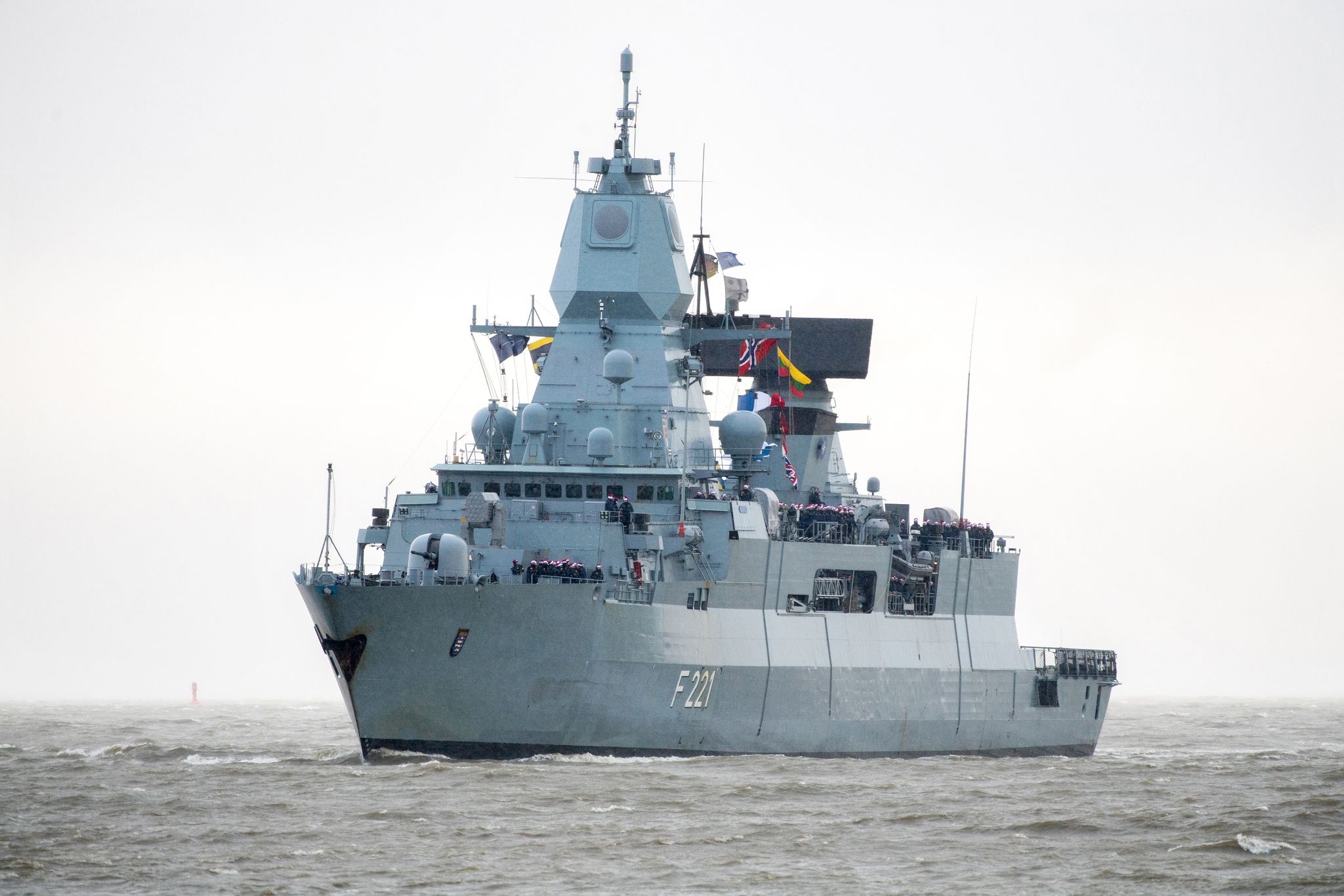 Fregatte «Hessen»: Deutschland plant an der Militäroperation zur Sicherung der Handelsschifffahrt im Roten Meer teilzunehmen, sofern der Bundestag nach Abschluss der EU-Planungen ein Mandat erteilt.