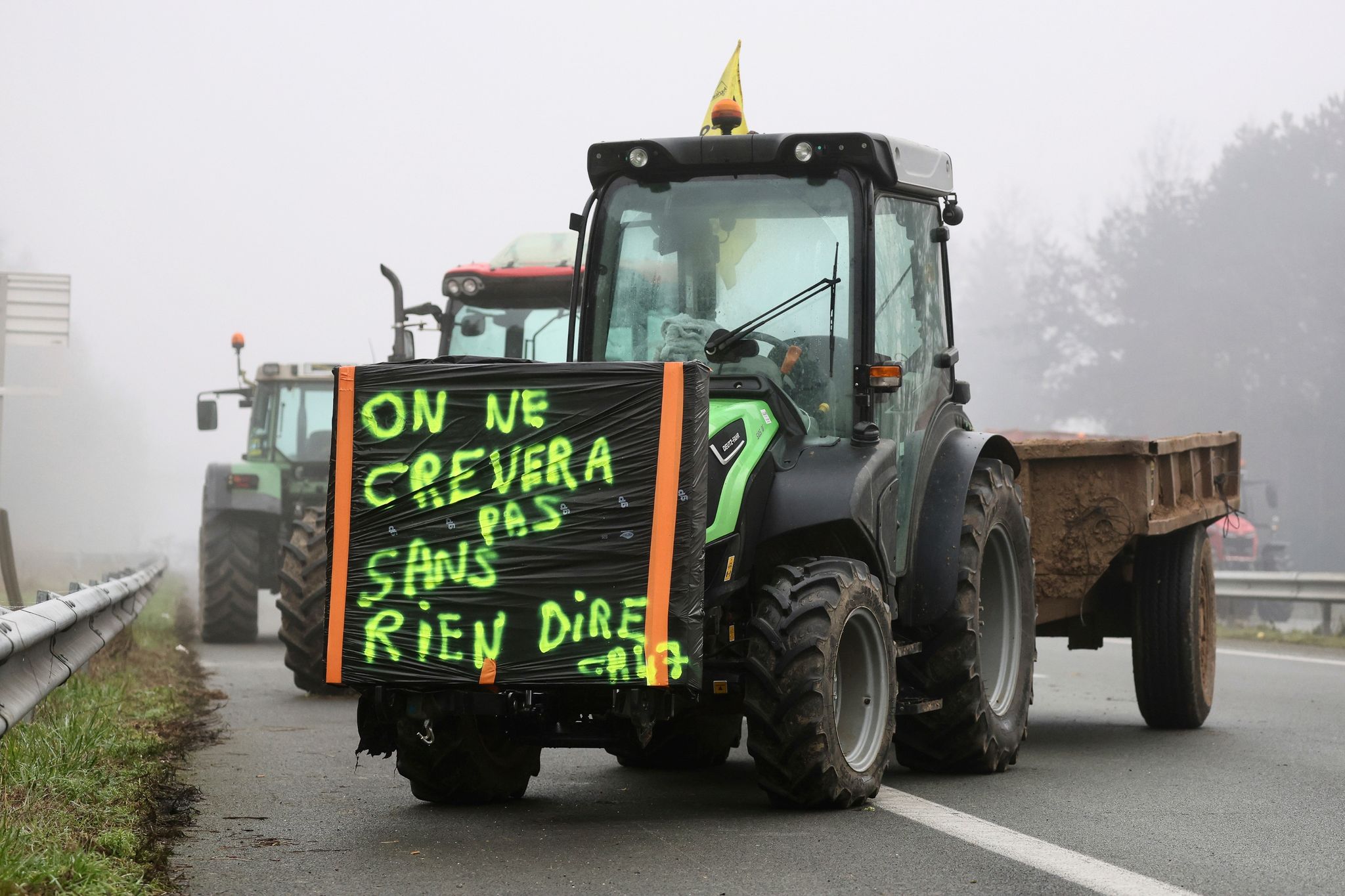 «Wir werden nicht sterben, ohne ein Wort zu sagen» - auch in Frankreich brodeln Bauernproteste.