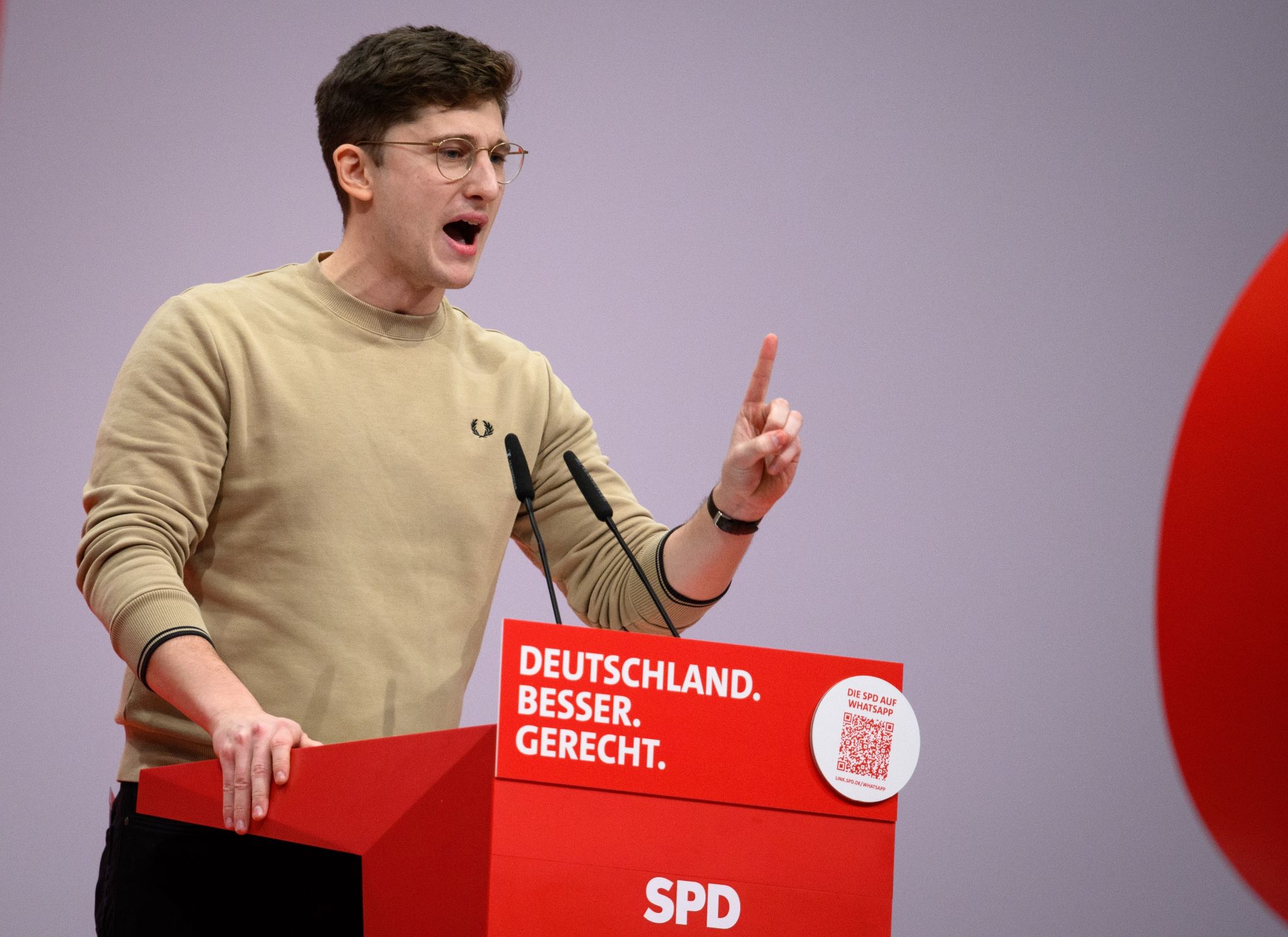 Philipp Türmer, Vorsitzender der Jusos, fordert einen Bundestags-Untersuchungsausschuss zum Wirken des früheren Verfassungsschutzpräsidenten Hans-Georg Maaßen im Staatsdienst.