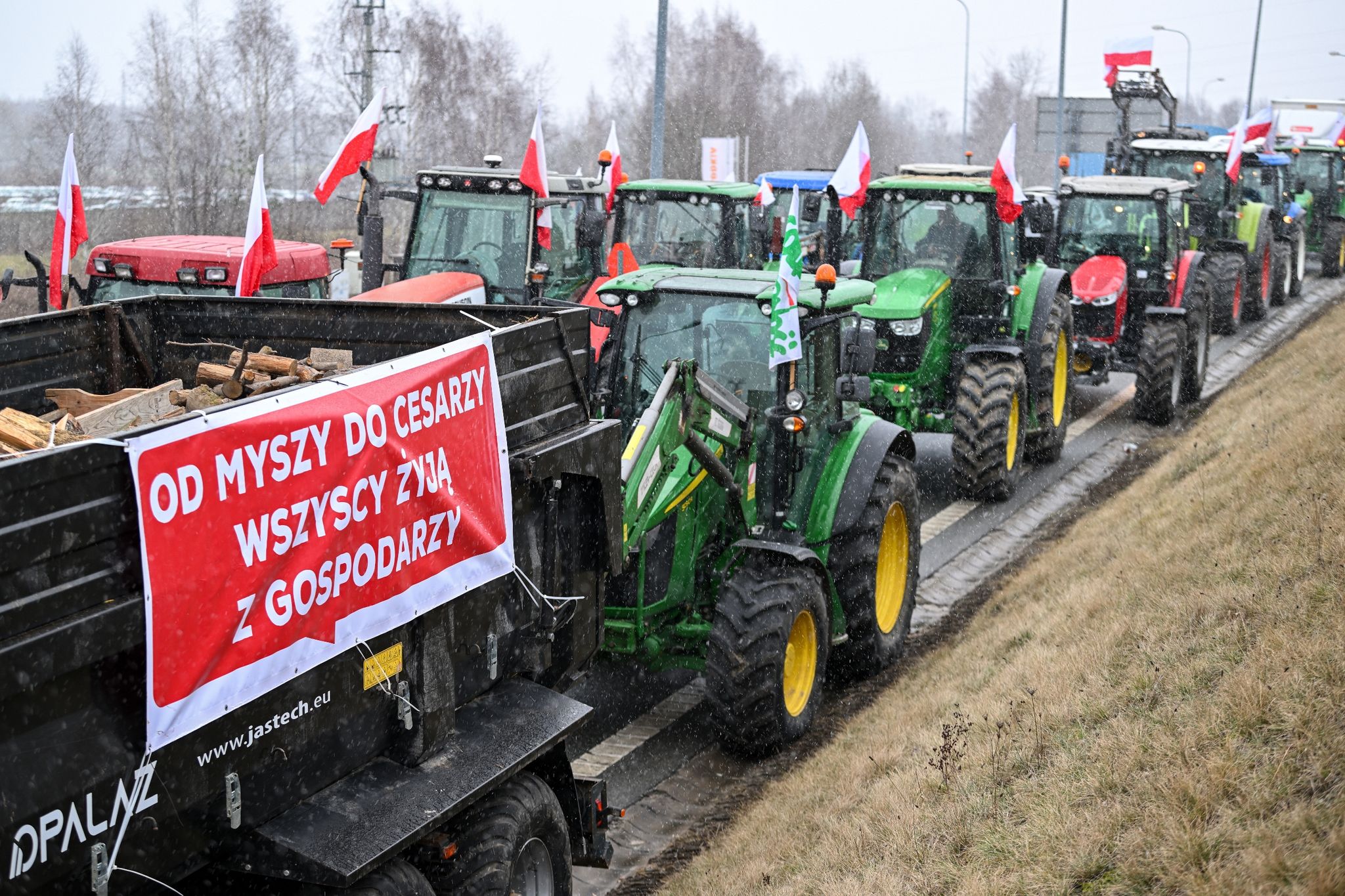 Polnische Landwirte haben landesweit gegen den Europäischen Green Deal und den Zustrom von Waren aus der Ukraine protestiert.
