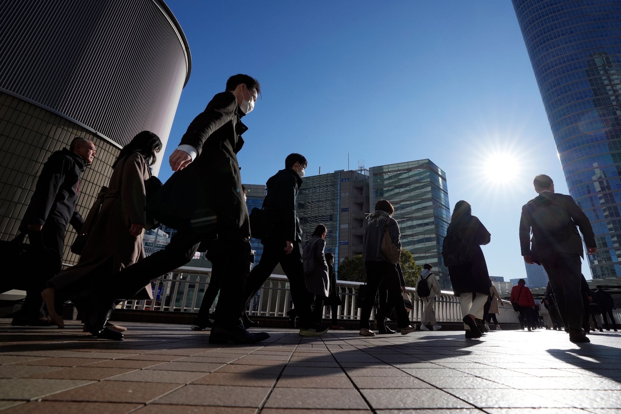 Der private Verbrauch, der in Japan zu mehr als die Hälfte zur Wirtschaftskraft beiträgt, ging um 0,2 Prozent zurück.