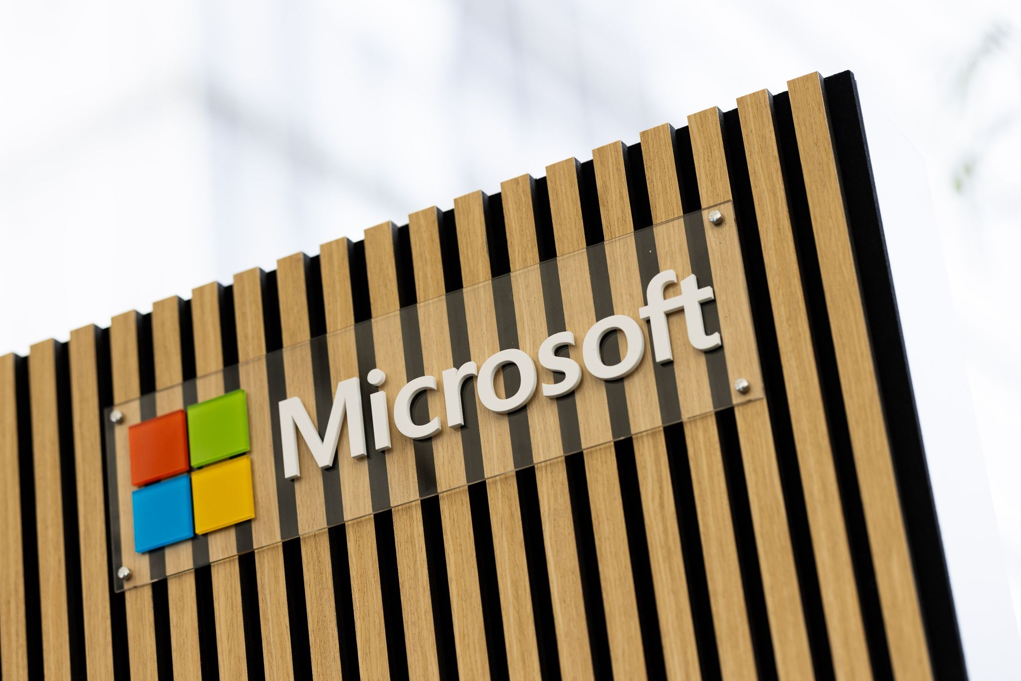 Das Technologiekonzern Microsoft investiert über drei Milliarden Euro in Künstliche Intelligenz in Deutschland.