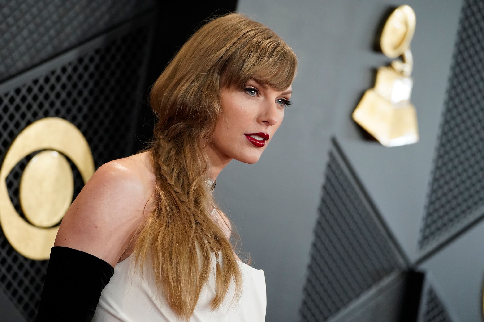 Taylor Swift bei  der 66. Grammy-Verleihung.