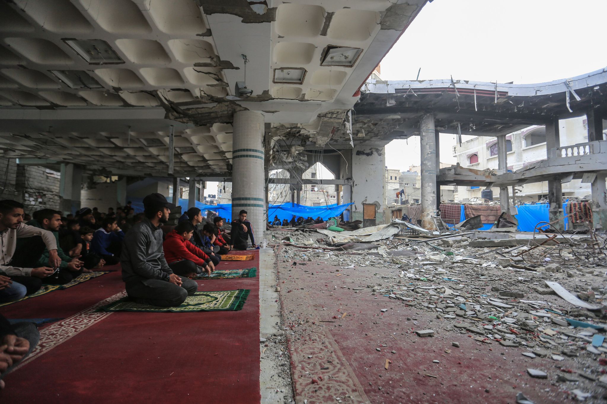Laut Angaben des von der Hamas kontrollierten Gesundheitsministeriums stieg die Zahl der Toten im Gazastreifen seit Beginn des Krieges vor fast fünf Monaten auf bereits 29.514 Tote und 69.616 Verletzte.